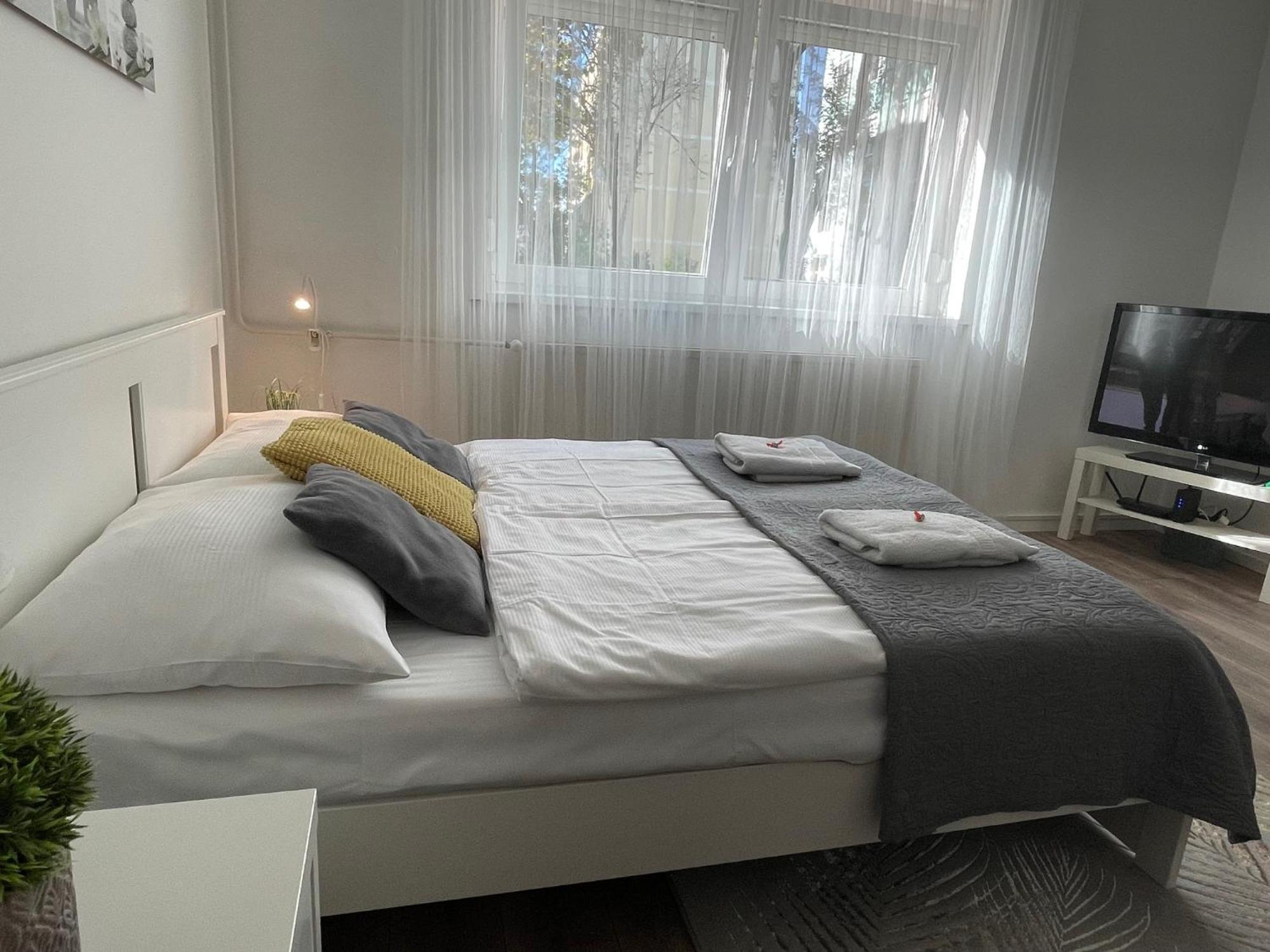 Magnolia Apartman Győr Esterno foto